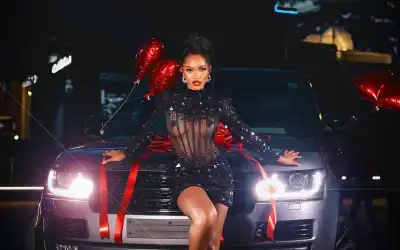 Spice Diana Flaunts new Range Rover in Style