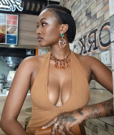 Sexiest Zee Nkosi (@therealzeenkosi) Instagram Photos