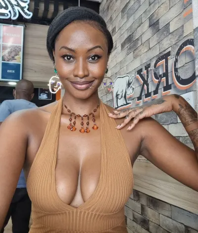 Sexiest Zee Nkosi (@therealzeenkosi) Instagram Photos