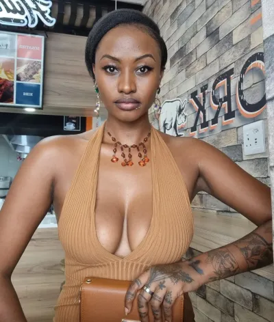 Sexiest Zee Nkosi (@therealzeenkosi) Instagram Photos