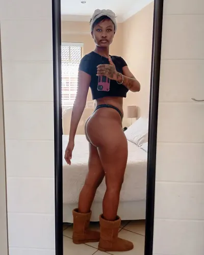 Sexiest Zee Nkosi (@therealzeenkosi) Instagram Photos