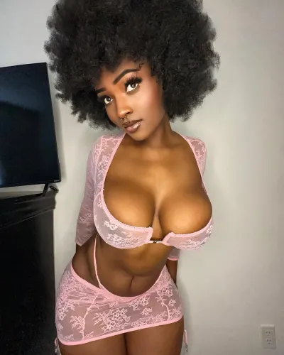 Ethereal Erykah Sexiest Instagram Photos