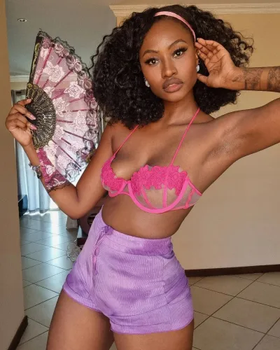 Zee Nkosi (@therealzeenkosi) Sexiest Photos, Hot Zee Nkosi Pics