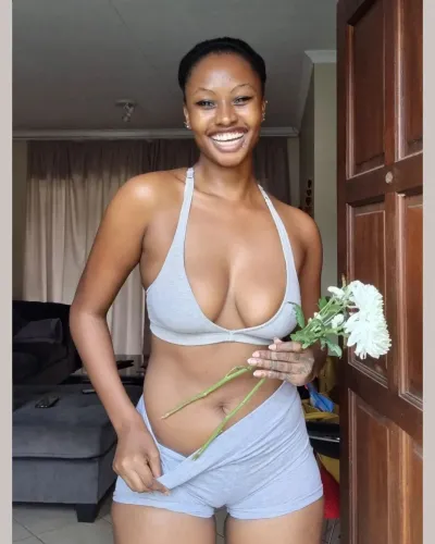 Sexiest Zee Nkosi (@therealzeenkosi) Instagram Photos