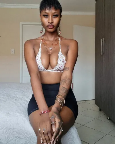 Sexiest Zee Nkosi (@therealzeenkosi) Instagram Photos