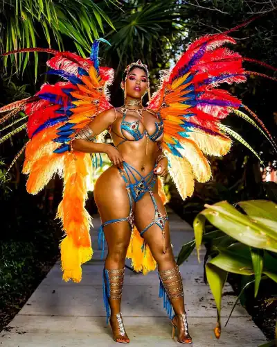 Jessica Wong (@JessLeeWong) Sexiest Carnival Photos