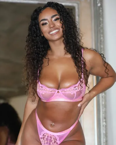 Erikah Marie (@erikahmarie) Sexiest Photos, Hottest Pics